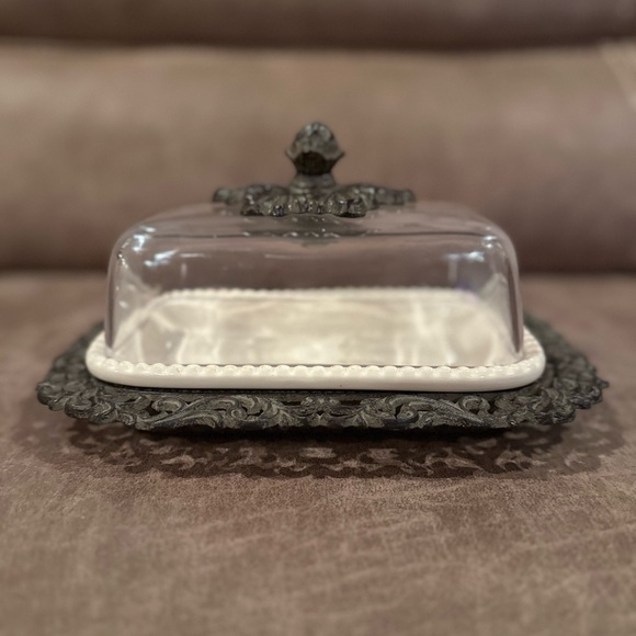 GG Collection Other - GG Collection Large Acanthus Leaf Butter Dish